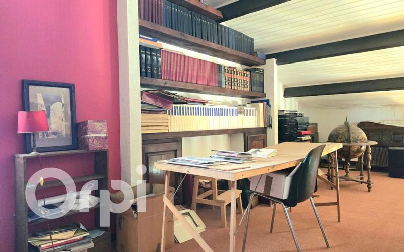 Propriété - 561 m² - 11 pièces