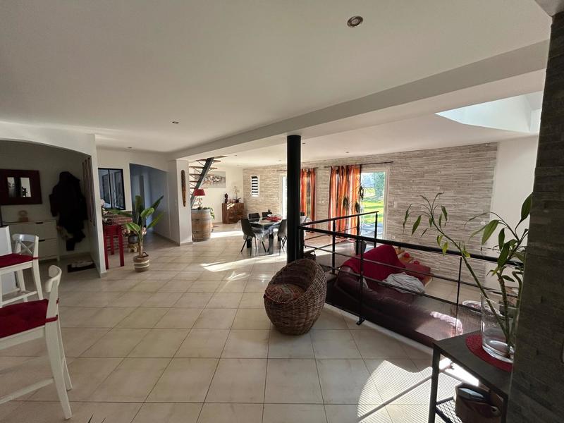 Maison - 195 m² - 7 pièces