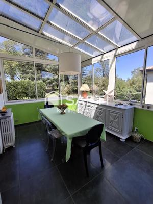 Maison - 219 m² - 6 pièces