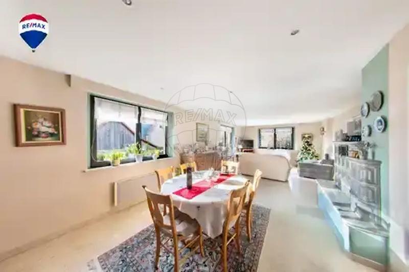 Maison - 174 m² - 8 pièces