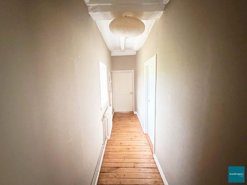 Maison - 207 m² - 7 pièces