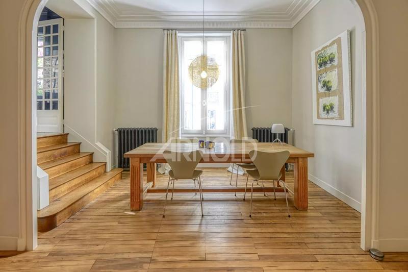 Maison - 173 m² - 9 pièces