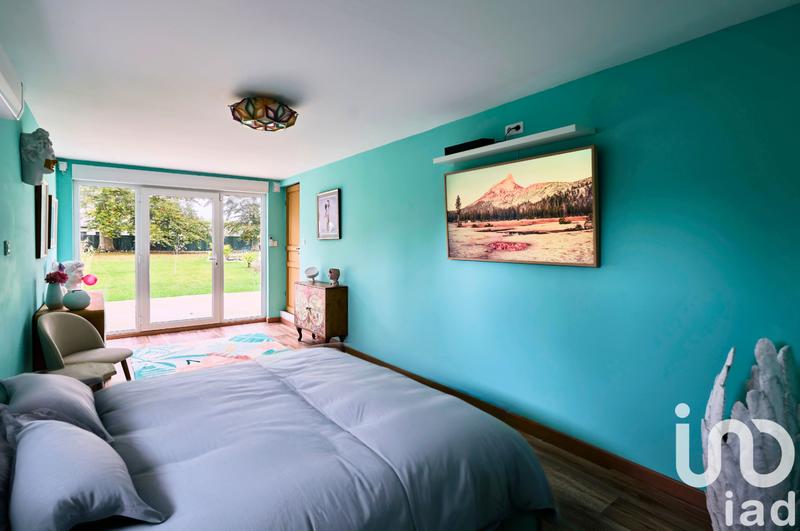 Maison - 270 m² - 11 pièces