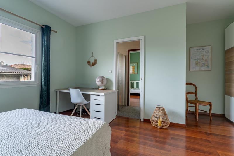 Maison - 180 m² - 6 pièces