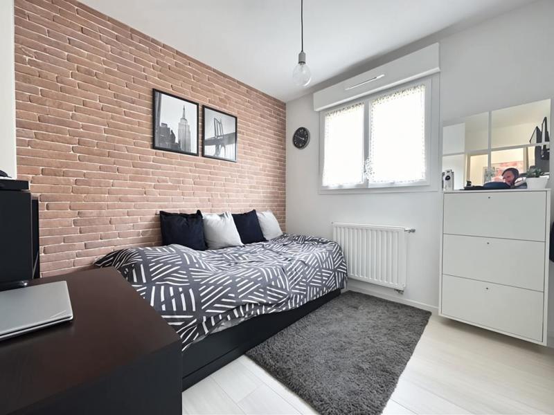 Pavillon - 90 m² - 6 pièces