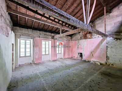 Maison - 260 m² - 10 pièces