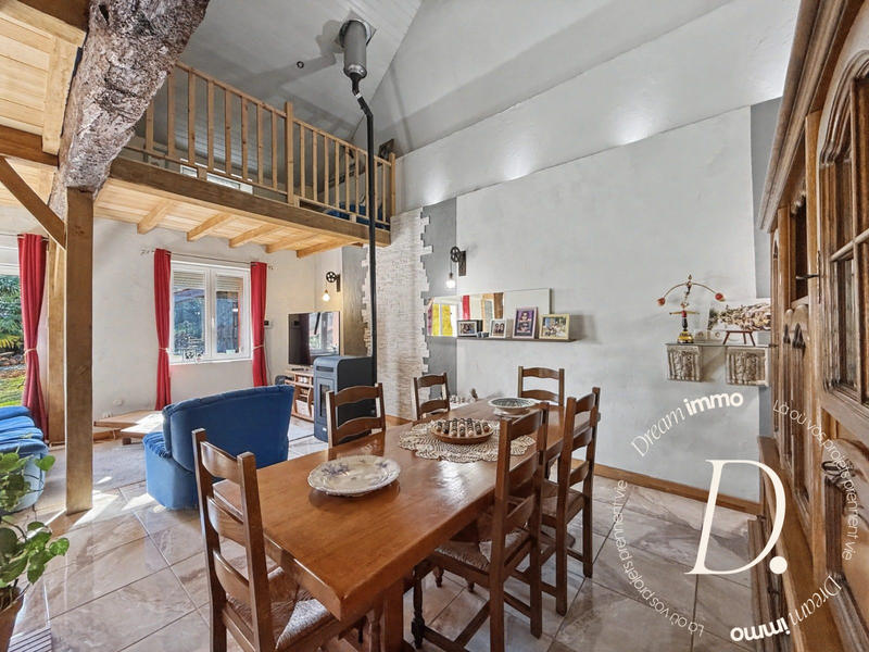 Maison - 291 m² - 10 pièces