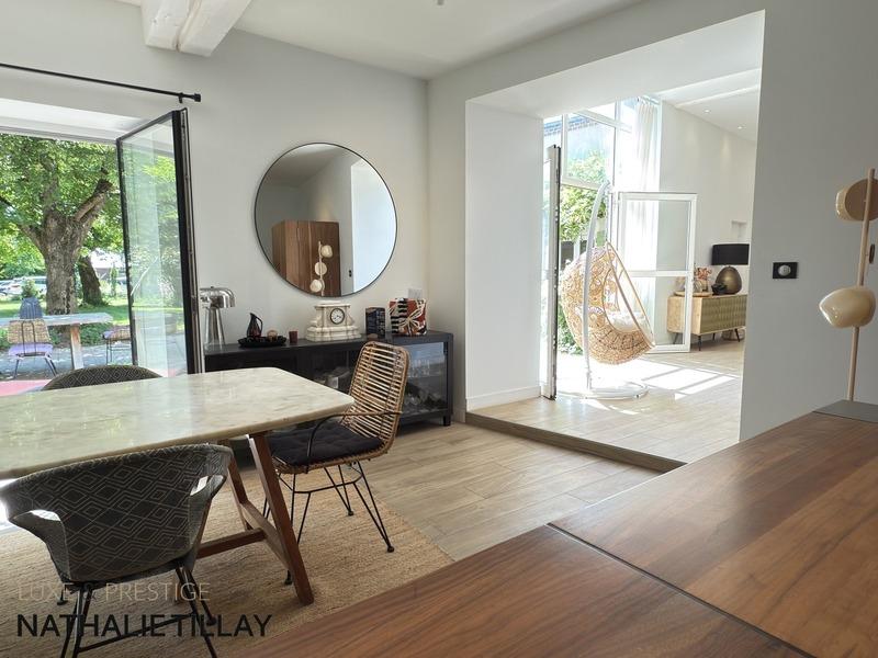 Maison - 380 m² - 11 pièces