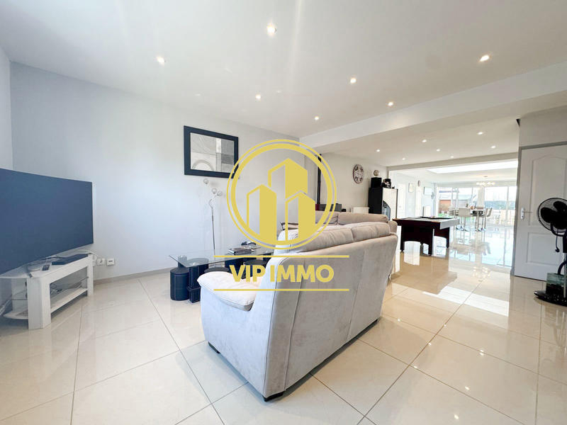 Maison - 141 m² - 5 pièces