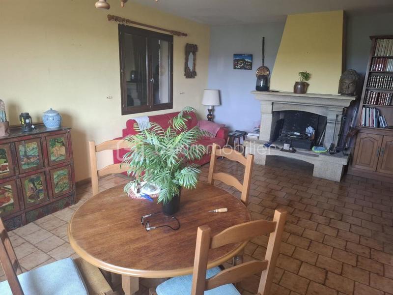 Maison traditionnelle - 1 260 m² - 6 pièces