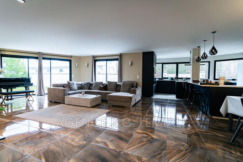 Maison - 190 m² - 10 pièces