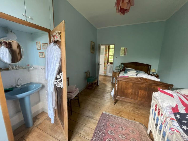 Maison - 284 m² - 9 pièces