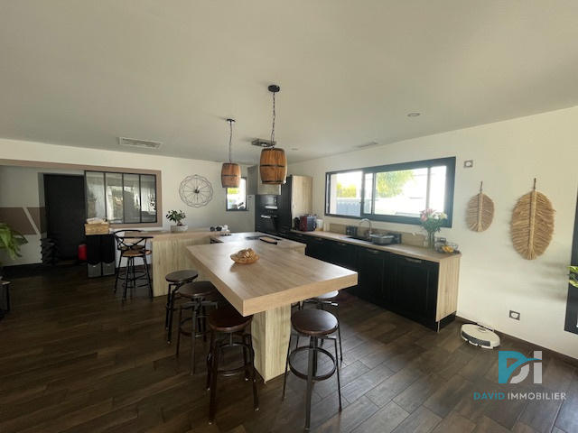 Villa - 163 m² - 6 pièces