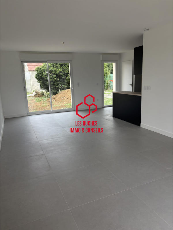 Maison traditionnelle - 93 m² - 4 pièces