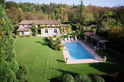 Villa - 300 m² - 7 pièces