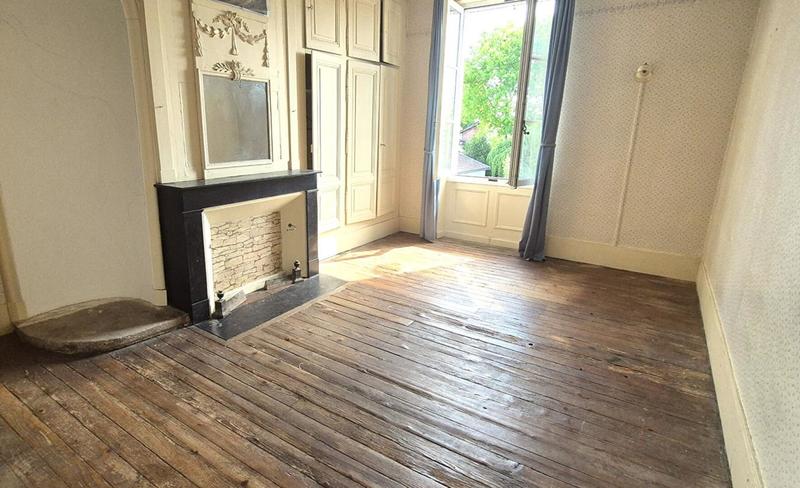 Maison - 396 m² - 16 pièces