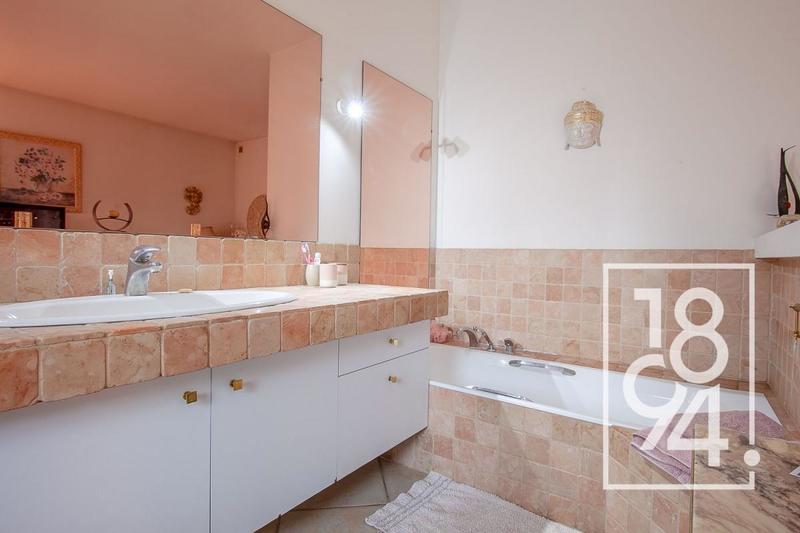 Villa - 200 m² - 7 pièces