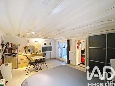 Studio - 25 m² - 1 pièce