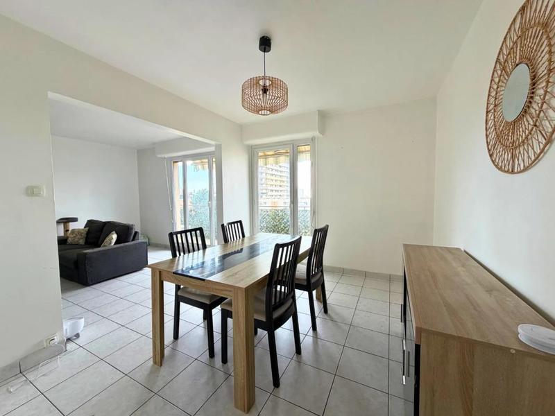 Appartement - 84 m² - 4 pièces