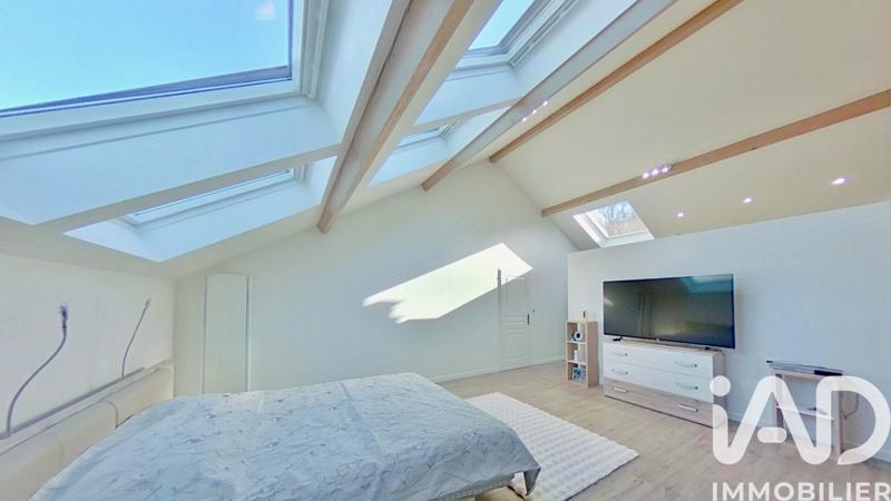 Maison - 280 m² - 10 pièces