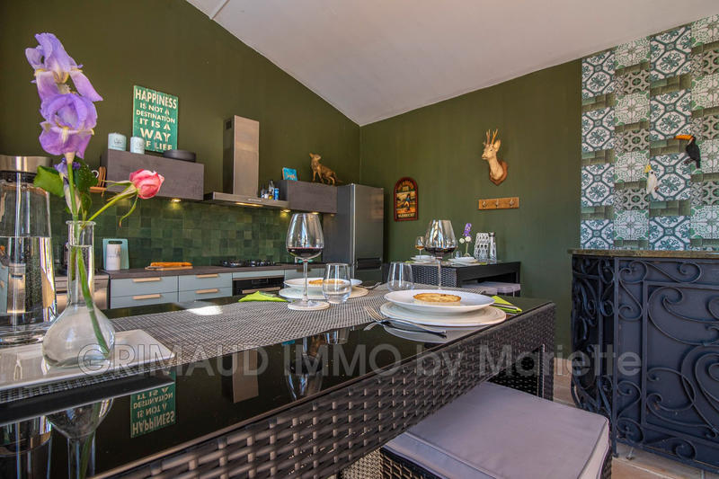 Maison - 740 m² - 17 pièces