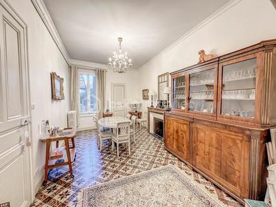 Propriété - 320 m² - 12 pièces