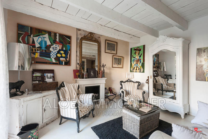 Maison - 220 m² - 7 pièces