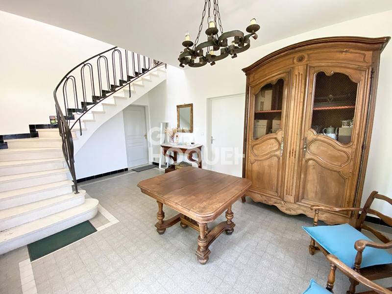 Maison - 247 m² - 6 pièces