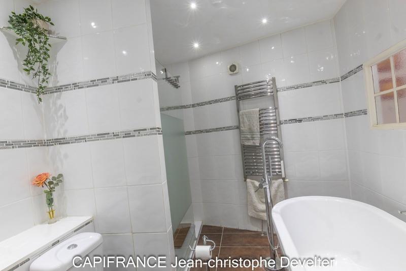 Maison en pierre - 178 m² - 7 pièces