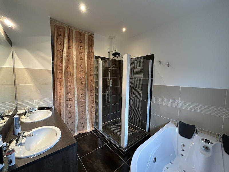 Maison - 120 m² - 6 pièces