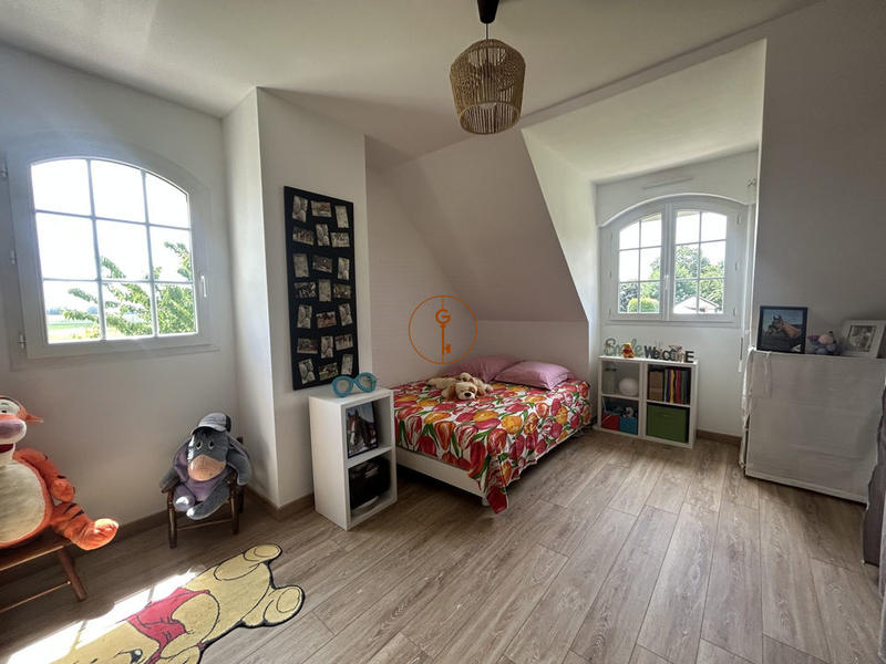 Maison traditionnelle - 151 m² - 7 pièces