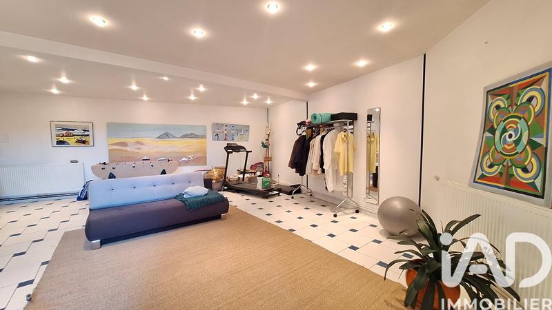 Maison - 240 m² - 6 pièces