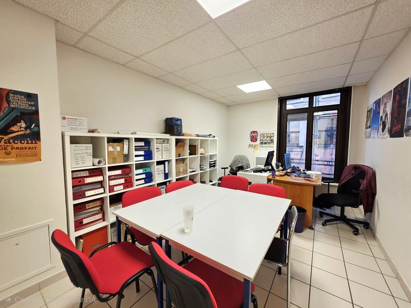 Local d'activités - 80 m² - 5 pièces