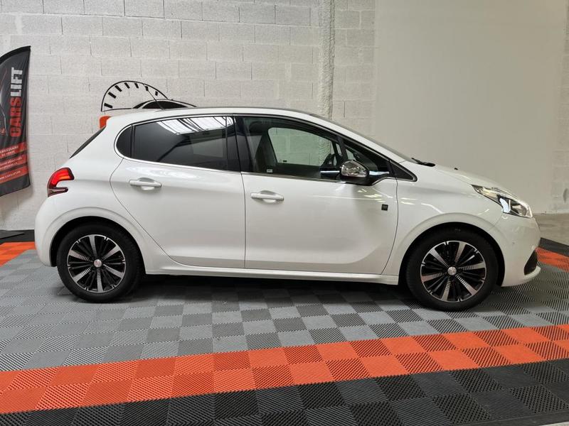 Peugeot 208 Phase 2 1.2 Puretech 110 Ch Eat6 Tech Edition Toit Panoramique - Garantie 6 mois