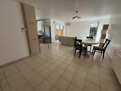 Appartement - 77 m² - 3 pièces