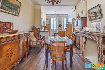 Maison bourgeoise - 250 m² - 8 pièces
