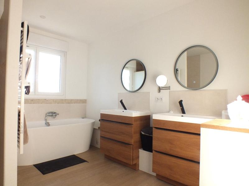 Maison - 198 m² - 7 pièces