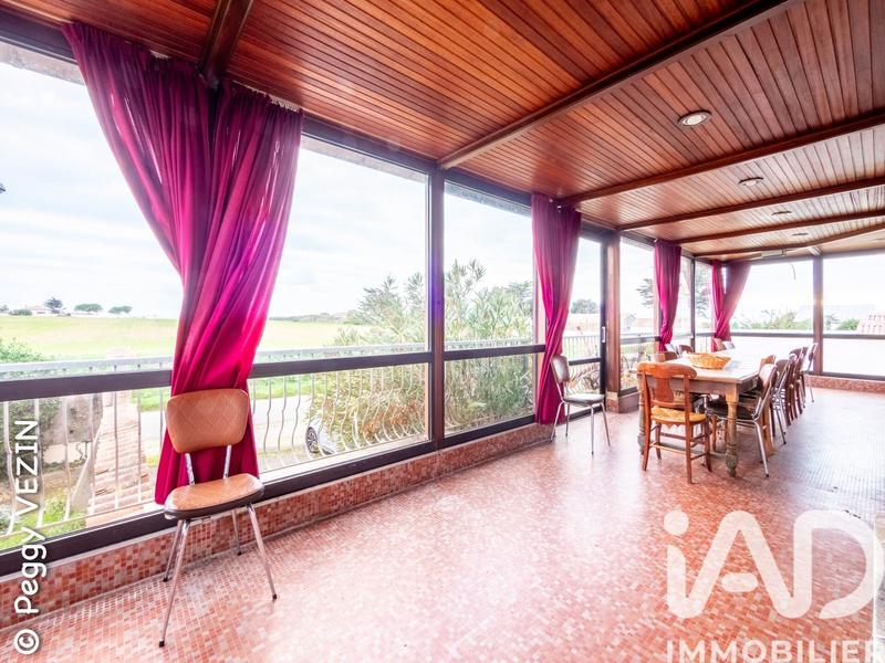 Maison - 235 m² - 10 pièces