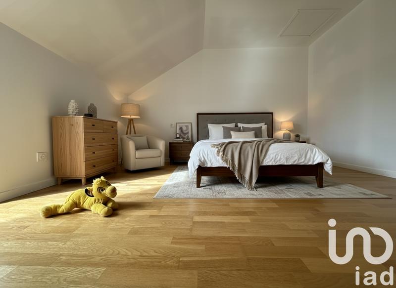 Maison - 206 m² - 8 pièces