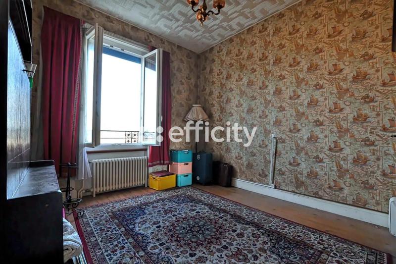 Maison - 90 m² - 5 pièces