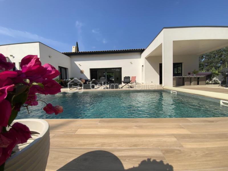 Maison - 180 m² - 6 pièces