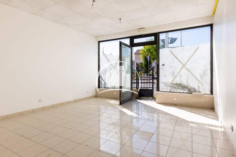 Maison - 250 m² - 6 pièces