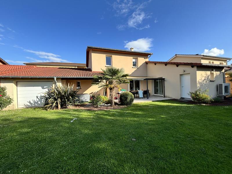 Villa - 160 m² - 8 pièces