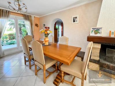 Maison - 155 m² - 9 pièces