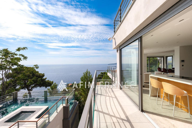 Maison - 400 m² - 8 pièces