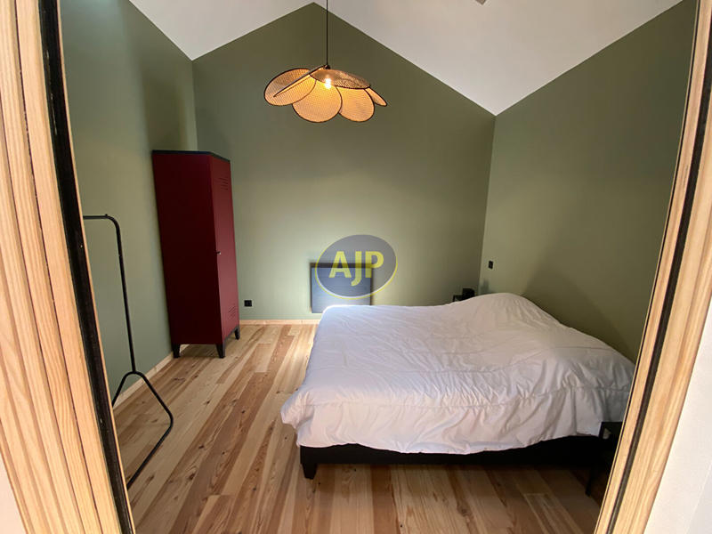 Maison - 270 m² - 6 pièces