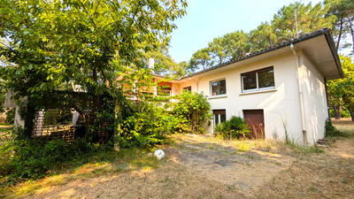 Maison - 250 m² - 9 pièces