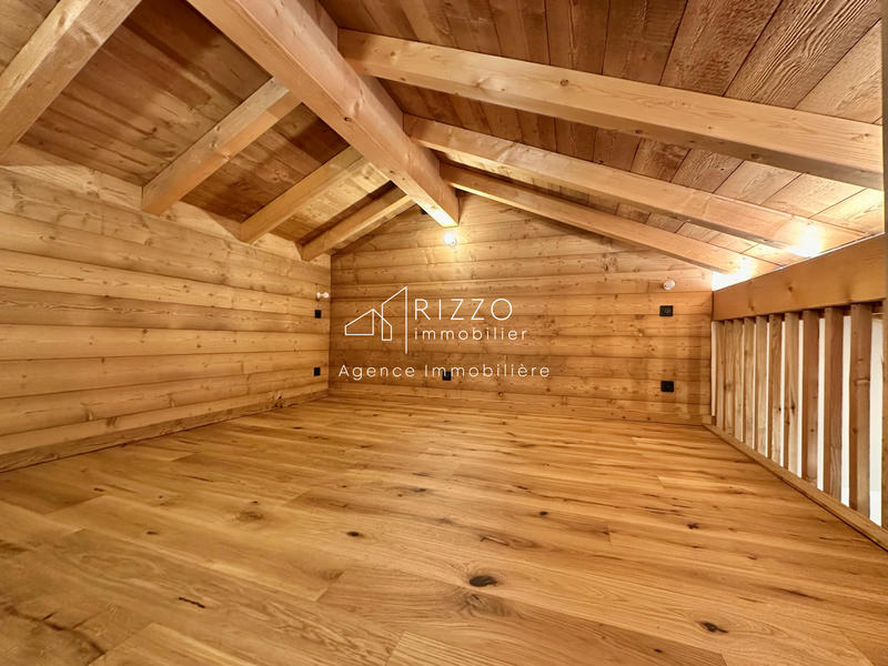 Appartement - 99 m² - 4 pièces