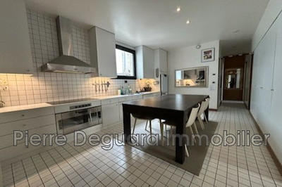 Appartement - 170 m² - 5 pièces