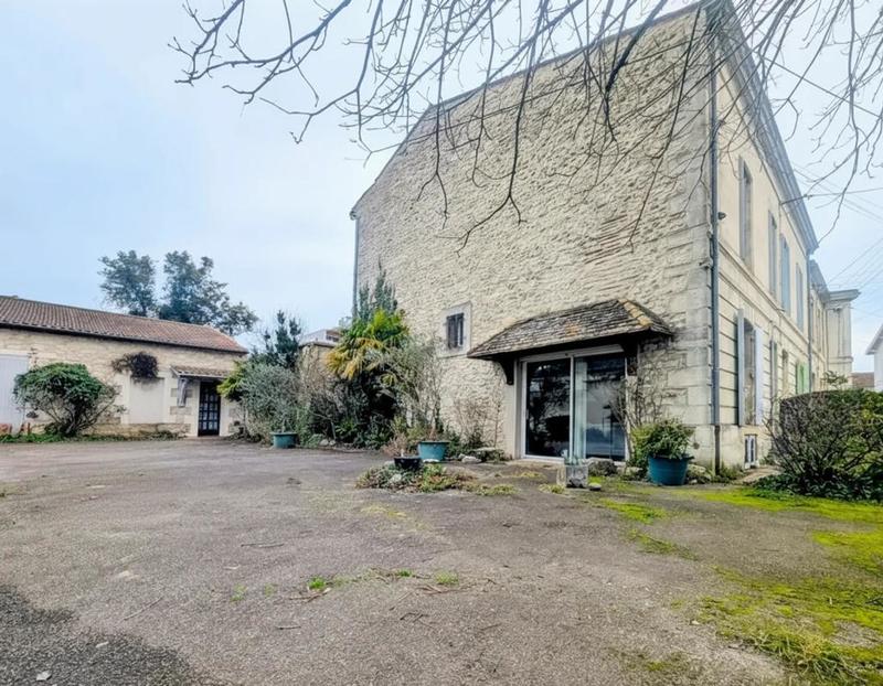Maison ancienne - 220 m² - 11 pièces